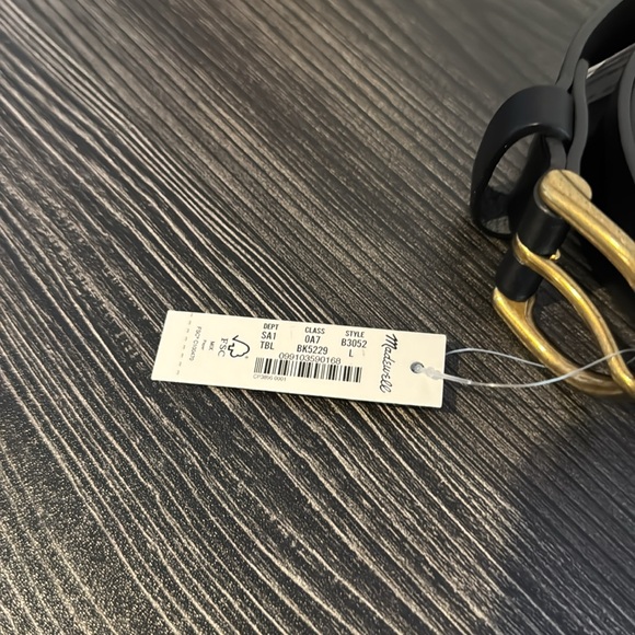 Women’s Madewell Black Leather Belt - Picture 2 of 3